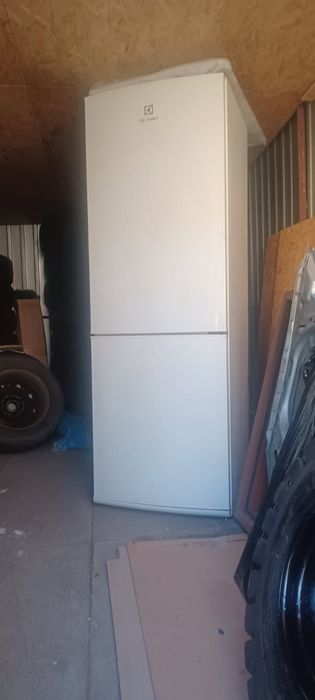 Lodowka biala electrolux