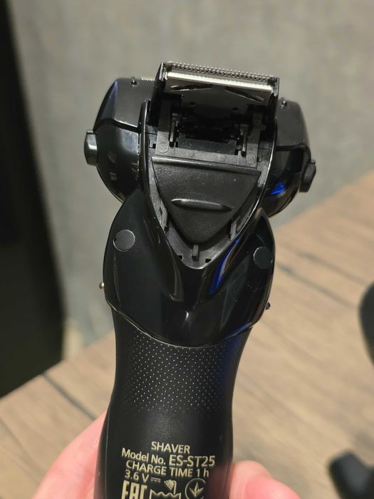 Електробритва PANASONIC ES-ST25KS820 в ідеальному стані