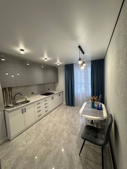 ПЕРША ЗДАЧА . Здам 1 кімнатну квартиру за адресою Незалежності 21