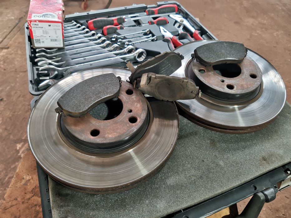 Гальмівні диски передні Тойота