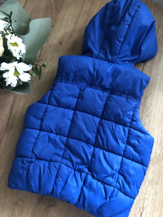 Жилетка Zara р 98 на 2-3 г дутая синтепон