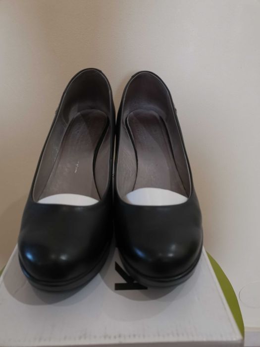 Czółenka półbuty skórzane na koturnie Karino 40 jak nowe