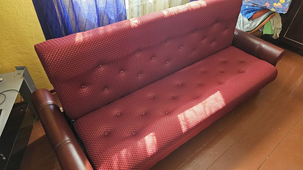 Wersalka kanapa sofa rozkładana ze spaniem i pojemnikiem