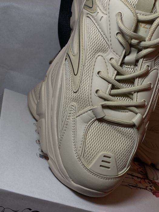 Кросівки  Нові Lonza