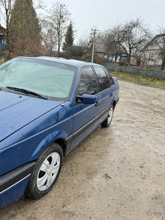 В продажі пасат б 3