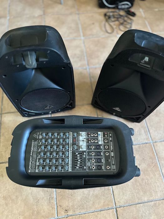 Colunas PA Behringer PPA2000BT