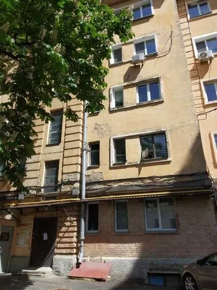 Приміщення 55 м² у підвалі в центрі Києва, вул. Б. Хмельницького, 68