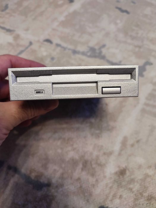 Дисковод для дискет