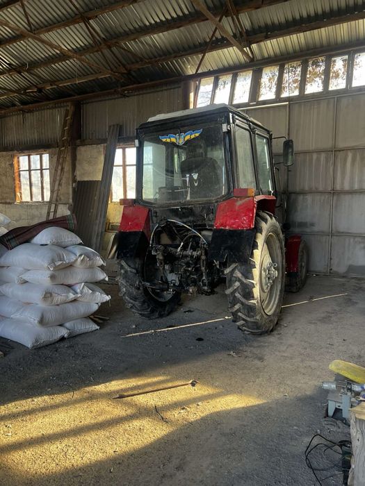 Трактор мтз 80 в робочому стані