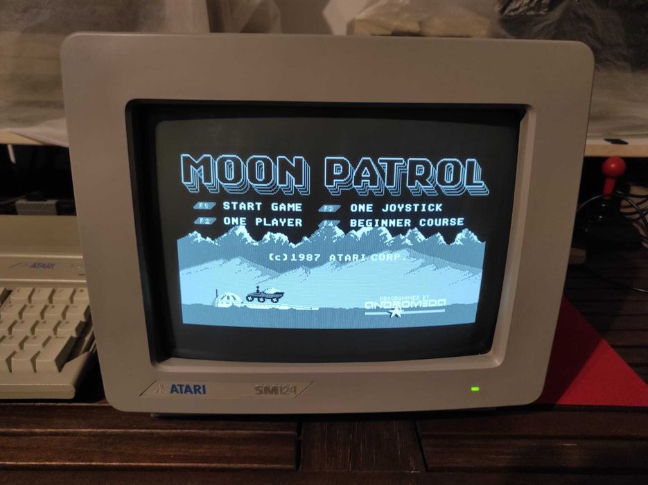 Monitor Atari ST w Kartonie. Folia na Logo ,Te same numery, Ładny stan !