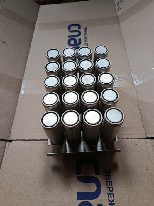 Конденсатори 4700мк 100в