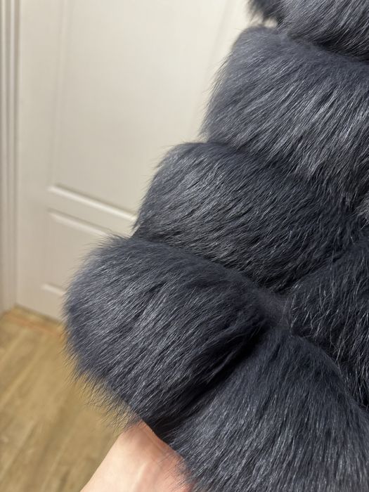 СРОЧНО ПРОДАМ Жилетка с натурального меха песца