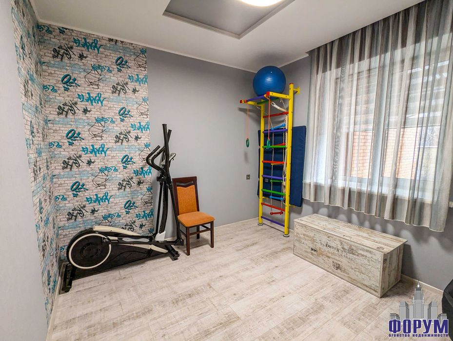 Современный дом в элитном поселке на Великом Лугу