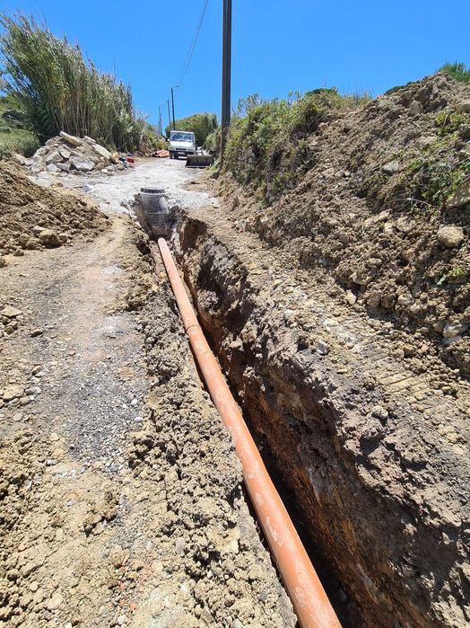Terreno com Armazém já vedado