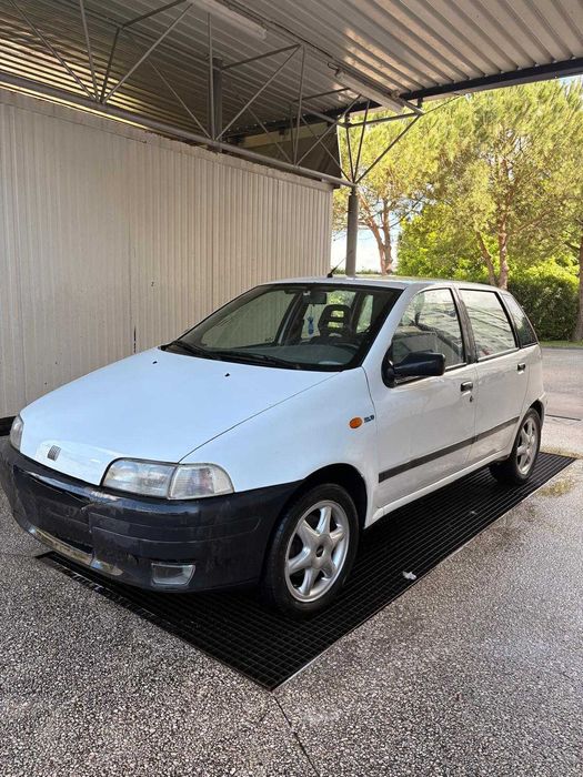 Aluguer de carro económico — a partir de 30€/dia | Lisboa [Low cost]