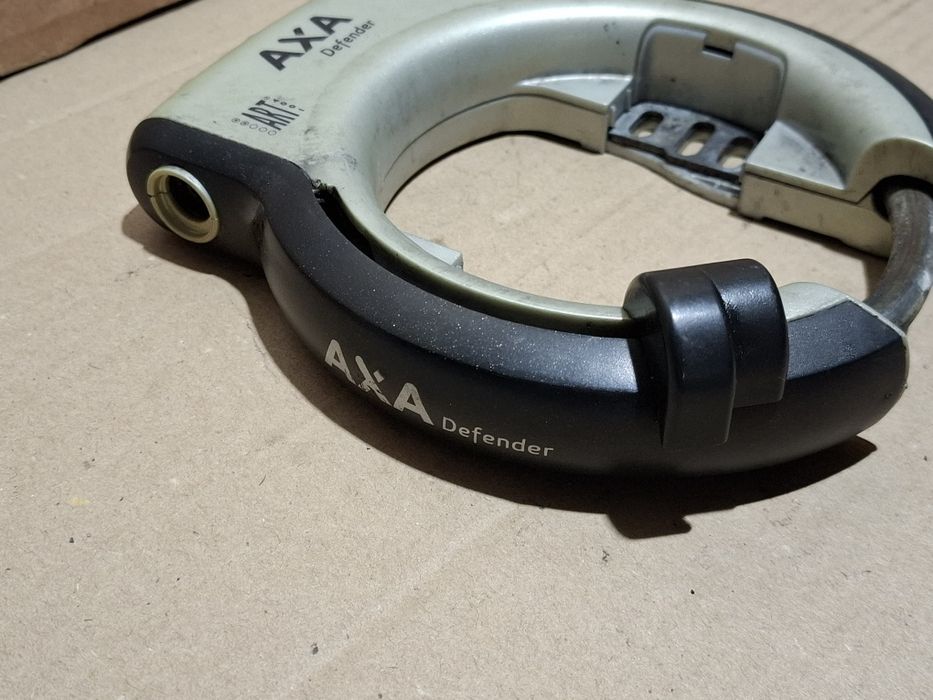 Zapięcie AXA Defender Blokada Koła Rowerowego Podkowa Gazelle itp.