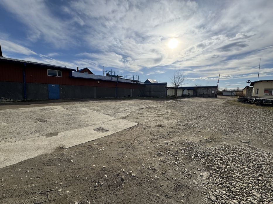 Продається комплекс промислових приміщень