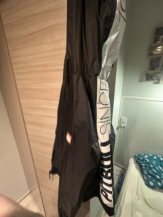 Kurtka pitbull z kapturem