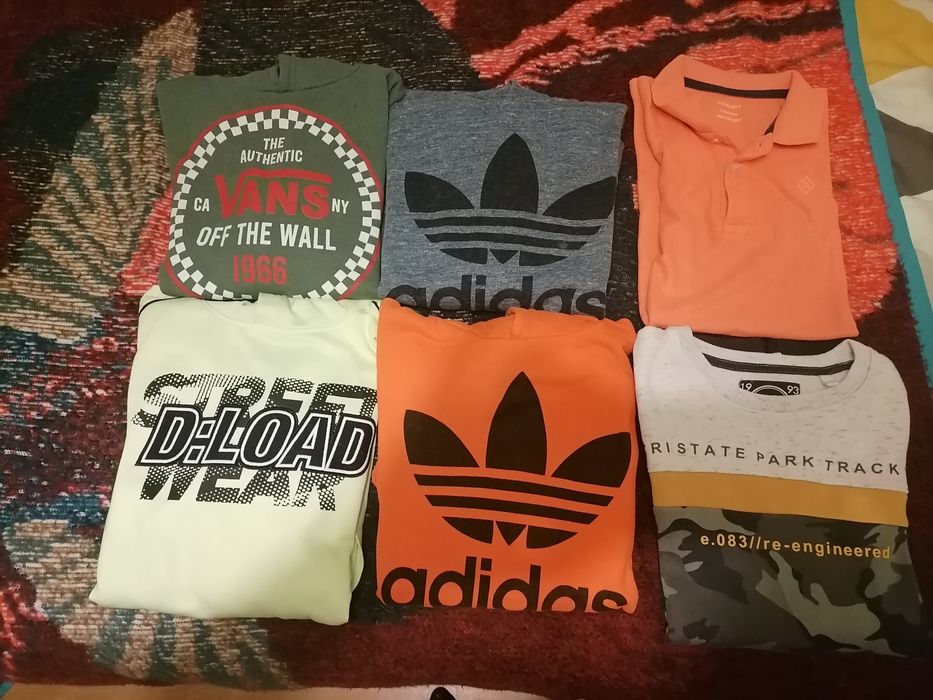 Roupa em segunda mão em bom estado