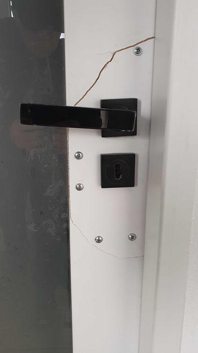 Sprzedam drzwi 2000×900 pełne MDF