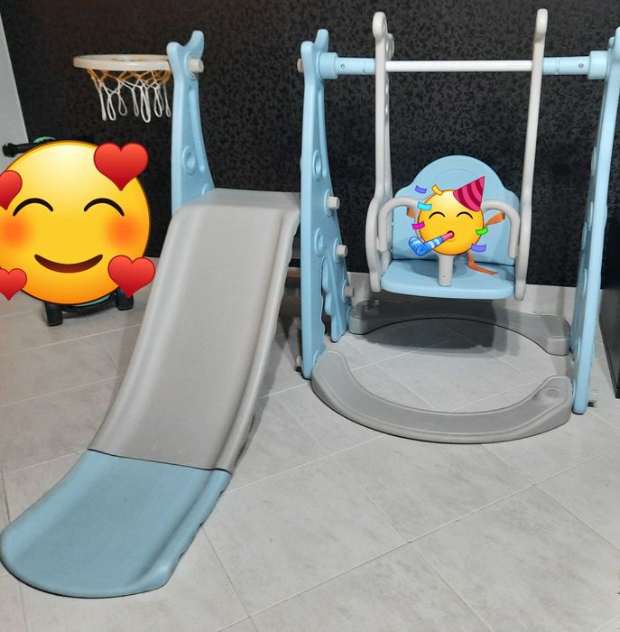 Baloiço e escorrega para crianças