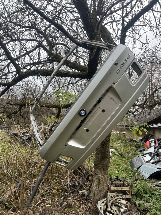 Кришка багажника bmw e46 турінг