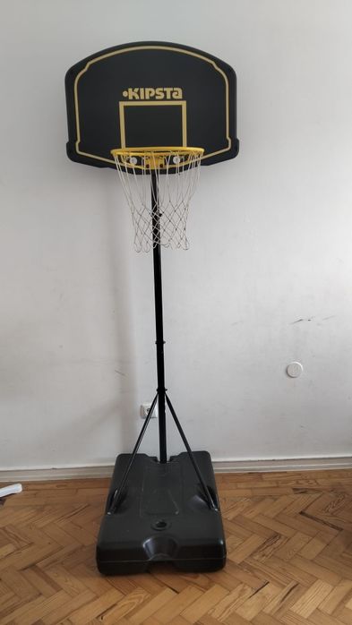 Cesta de basquete da marca Kipsta