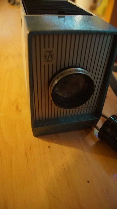 Diaskop Profil rzutnik projektor do slajdów PRL nowy z ramkami futerał