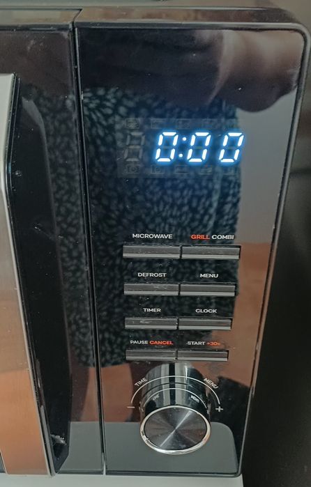 Microondas Flama com gril 25litros quase novo