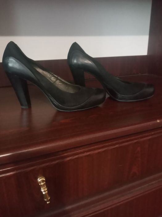 Продам туфлі , в гарному стані чорного кольору.