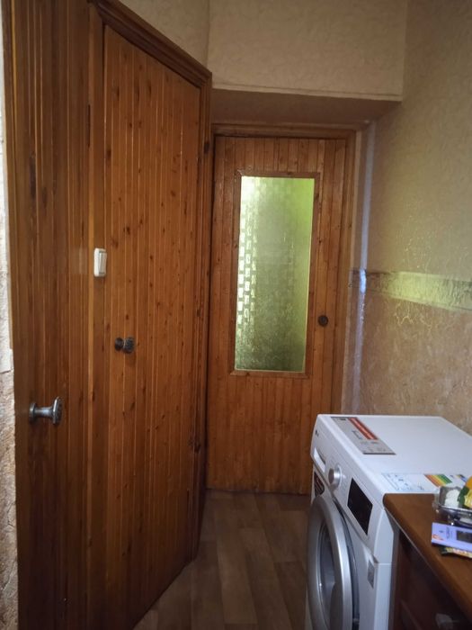 2 кімнатна біля Будинку Офіцерів в гарному стані