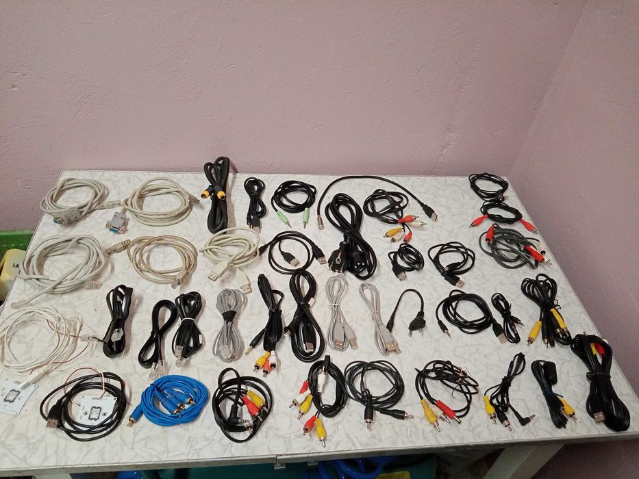 Блоки живлення, конденсатопи, мікро включателі, діодні  мостики