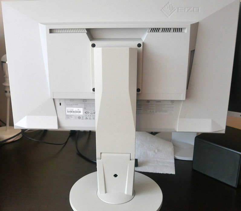 Monitor Eizo EV2450 klasa A, ideał. Mały przebieg głównie na ~20% jasności.