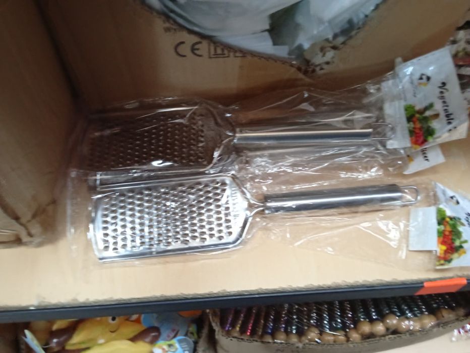 Tarka kuchenna ze stali nierdzewnej – płaska, do warzyw i sera