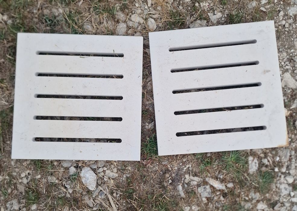 2 Grelhas de Drenagem em Pedra Natural Calcário Amaciado