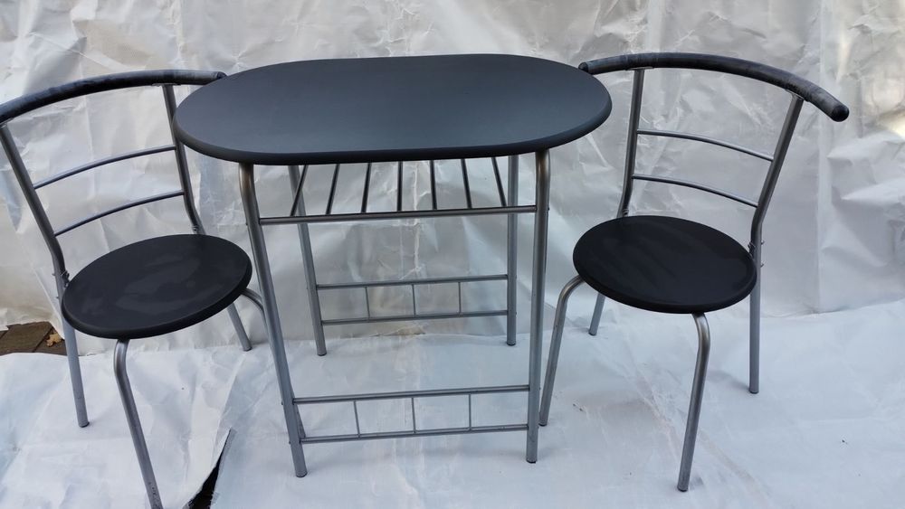 Stół plus krzesła