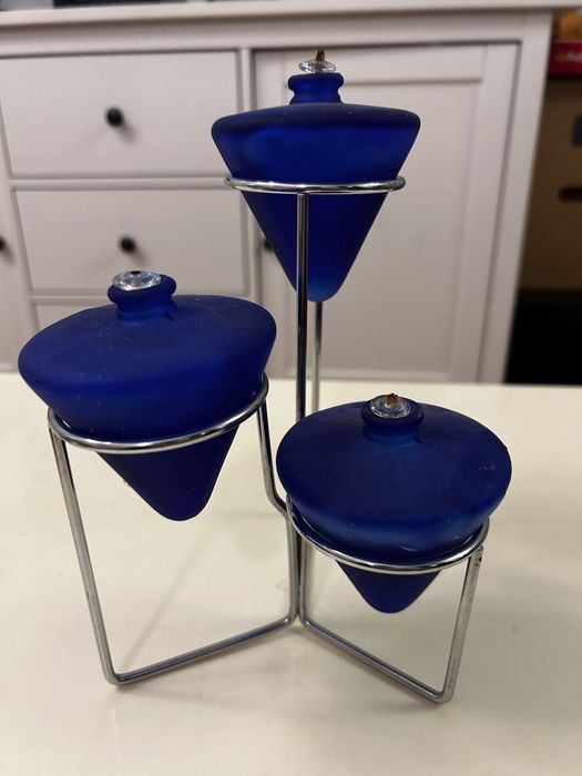 Lampka olejowa niebieska na srebrnym stelażu