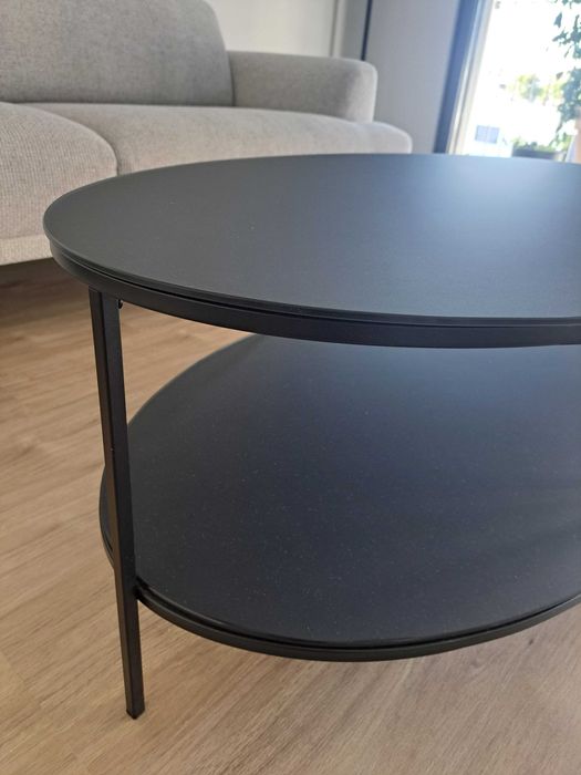 Mesa de centro oval de vidro temperado e metal (como nova)