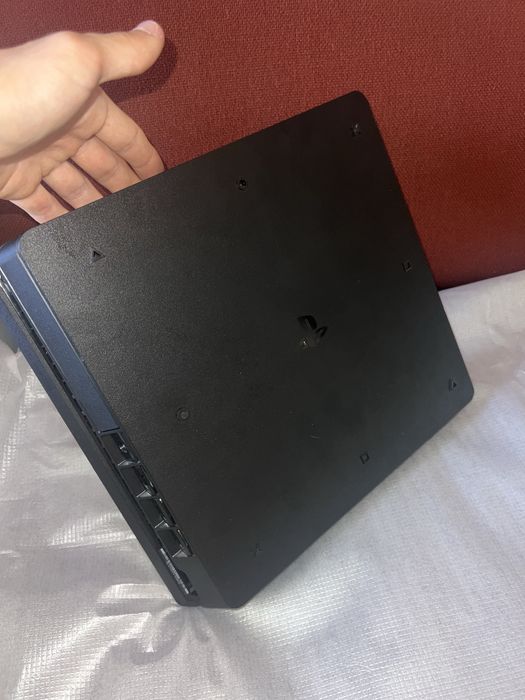 PlayStation 4 Slim 1TB