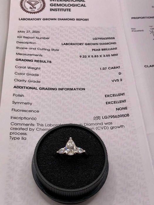 Кольцо в белом золоте бриллиант огранка*Груша* 1.07 карат сертификат