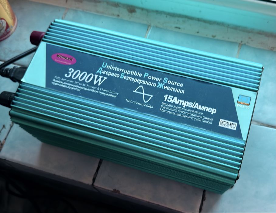 Інвертор с зарядним 3000-6000W.