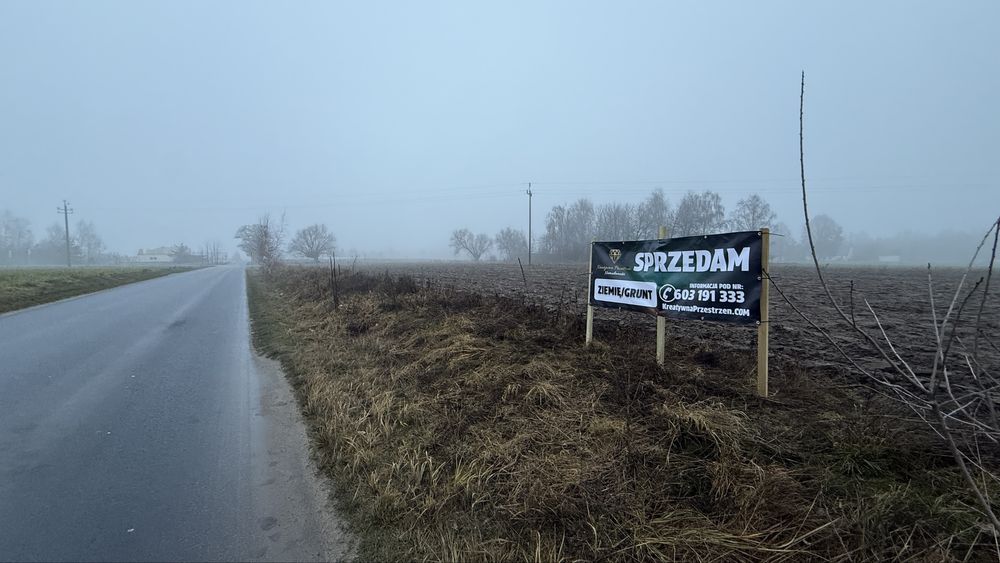 Działka budow. w Piotrowicach ul Korwińska- przy drodze asfaltowej