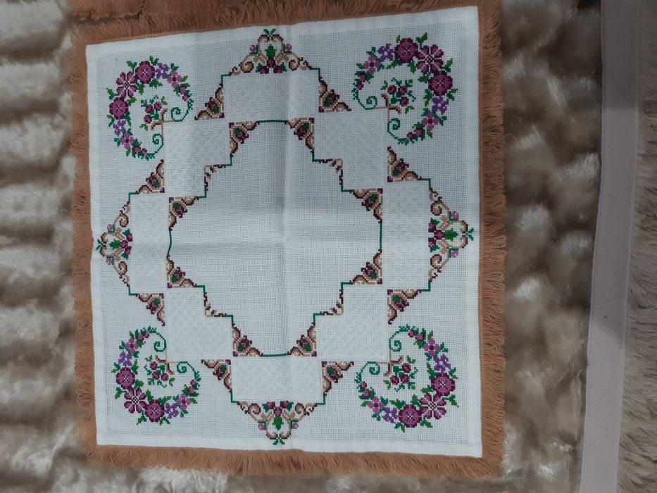 Серветка вишита хрестиком