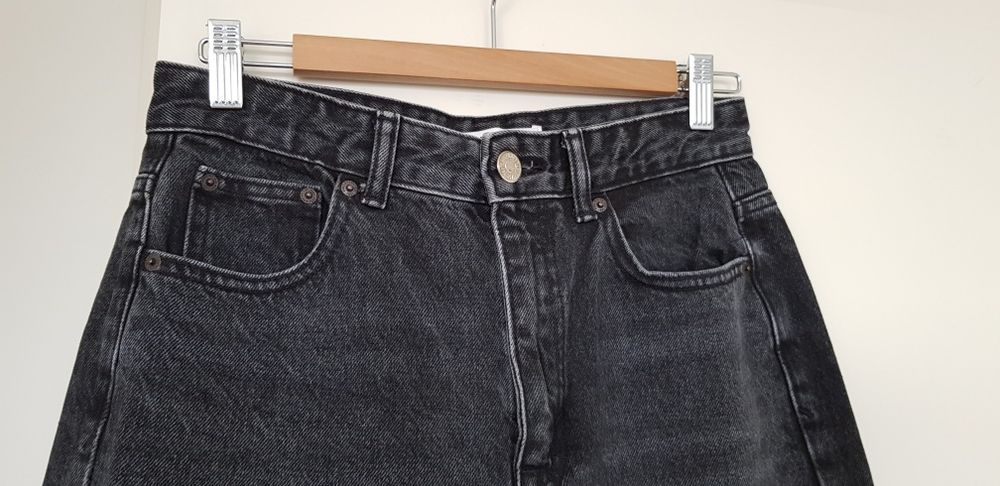 Pull & Bear czarne jeansy z prostą szerszą nogawką