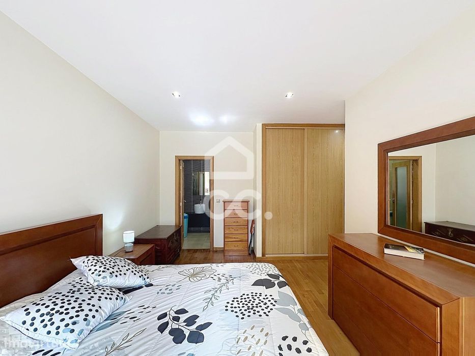Apartamento T3 Moderno com Open Space, 3 Varandas e Suite
