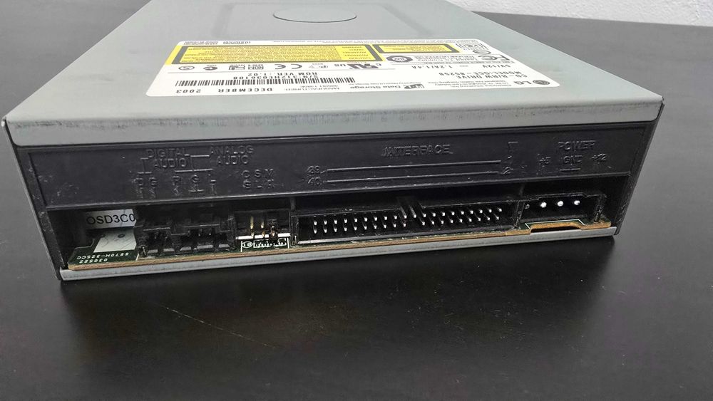 CD/DVD RW Drive - LG GCE-8525B64409269247490121