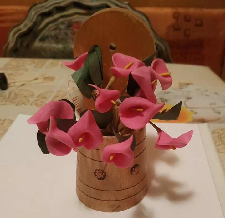 Искусственные цветы .