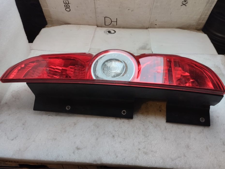 Lampa tylna Fiat Doblo ll