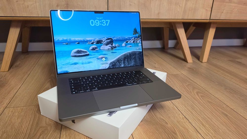 MacBook 16 Pro (Apple M1, 32GB RAM, 512 SSD) - jak nowy!