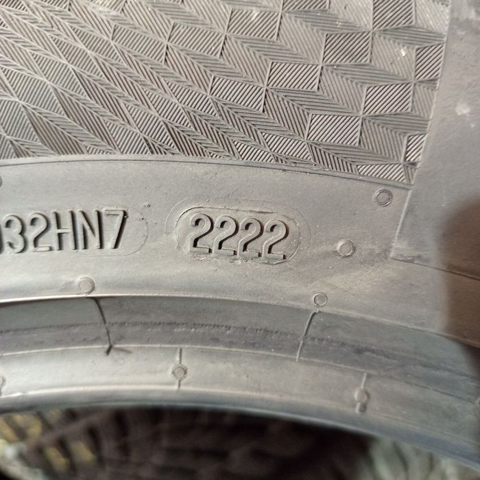 215/60R16 Continental UltraContact